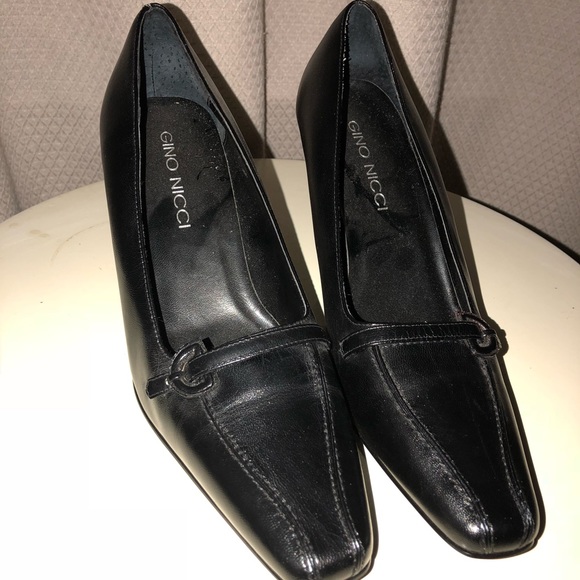 Gino Nicci black leather heels. EUC - Picture 2 of 6